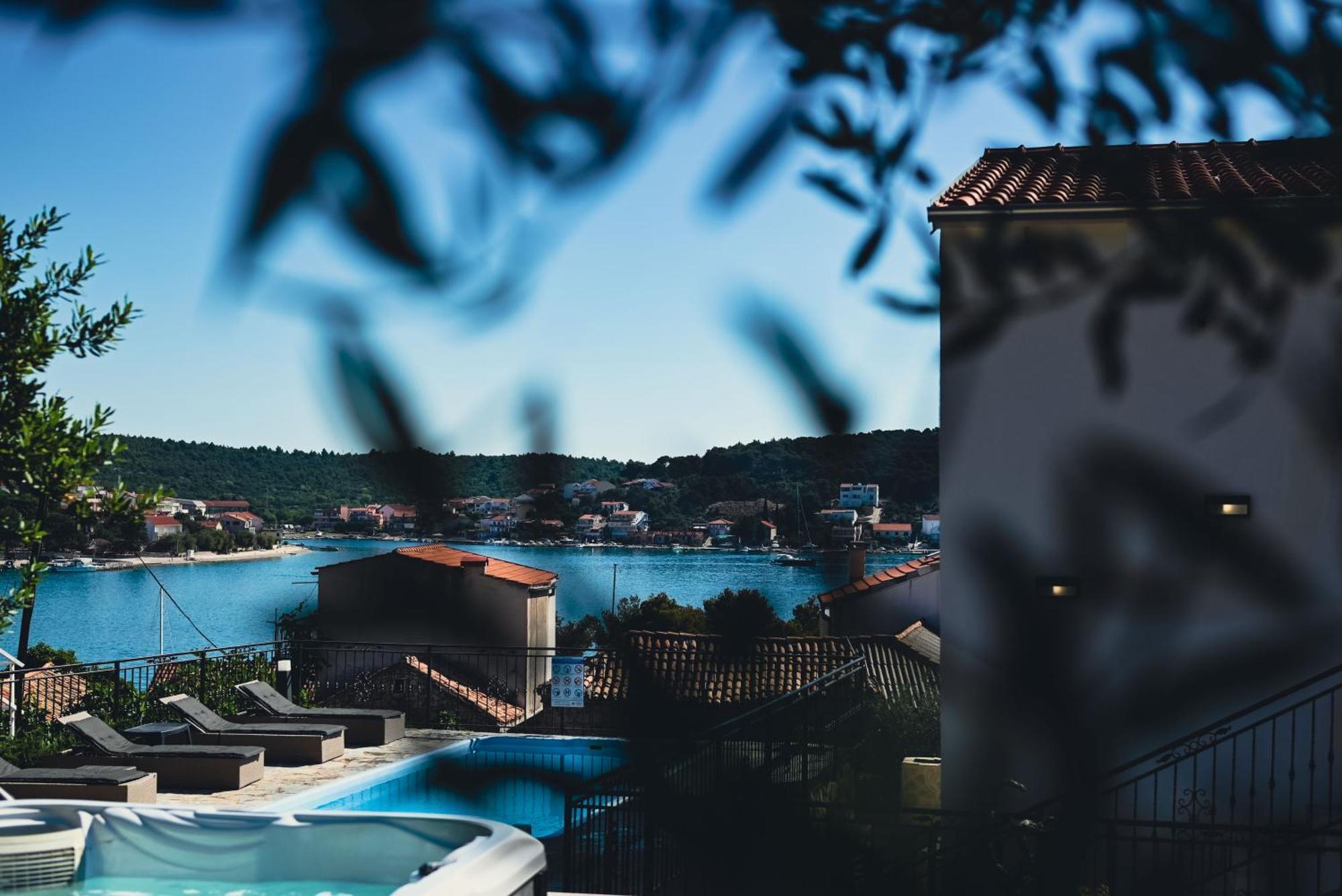 Tisno Resort * Tisno